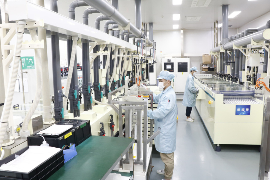 Chip di imballaggio a livello di pannello